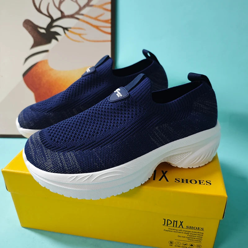 Women's Mesh Shoes - Wide-Toe Lace-Up Pair