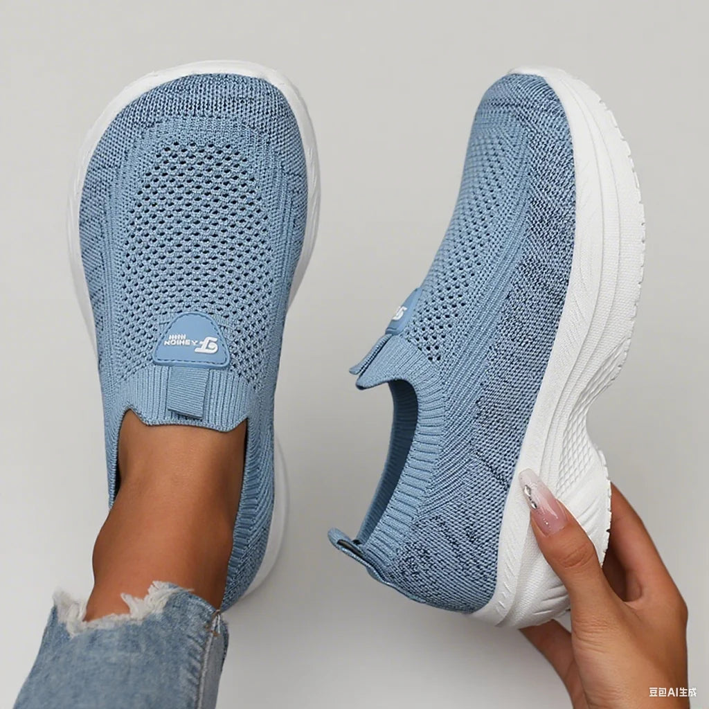 Women's Mesh Shoes - Wide-Toe Lace-Up Pair