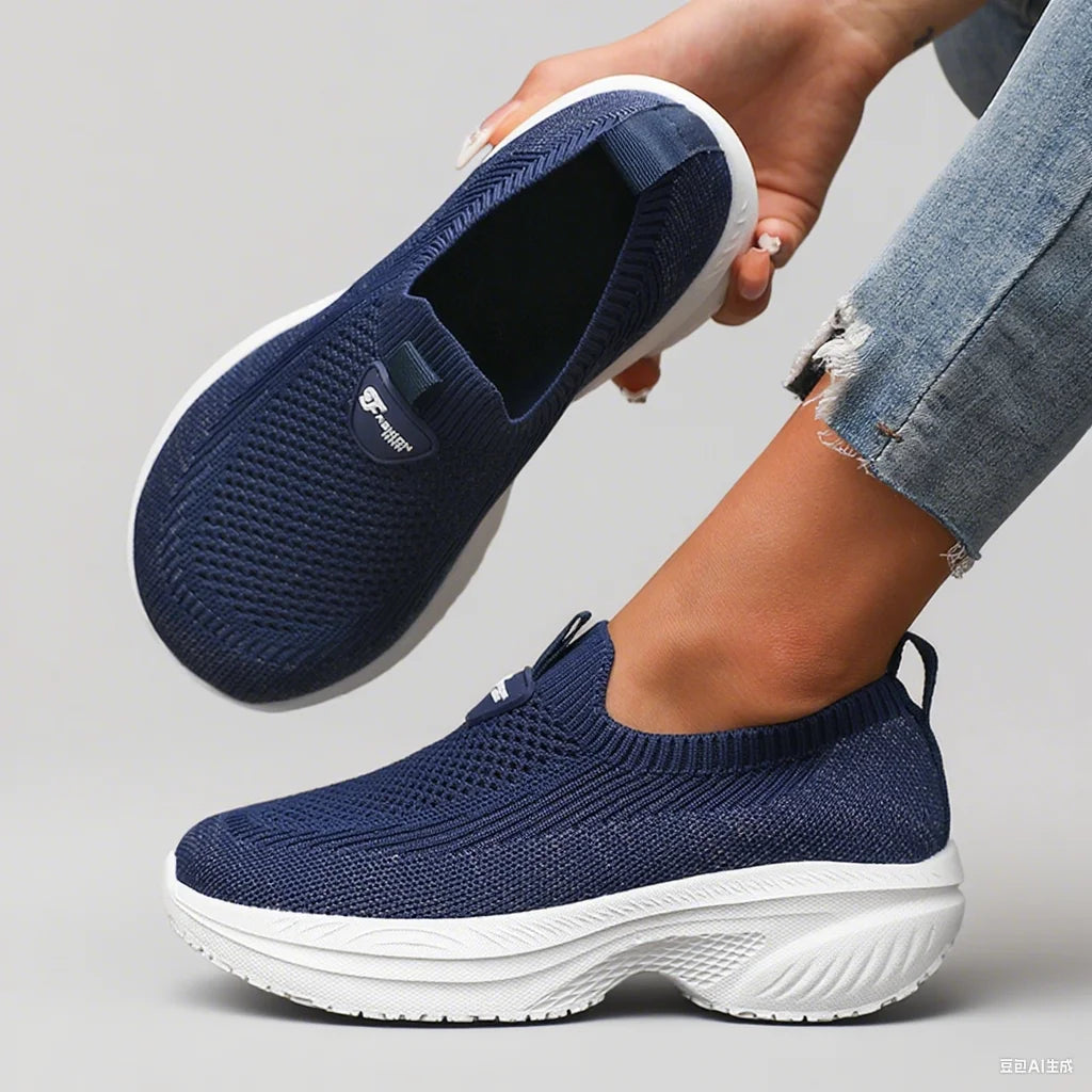 Women's Mesh Shoes - Wide-Toe Lace-Up Pair