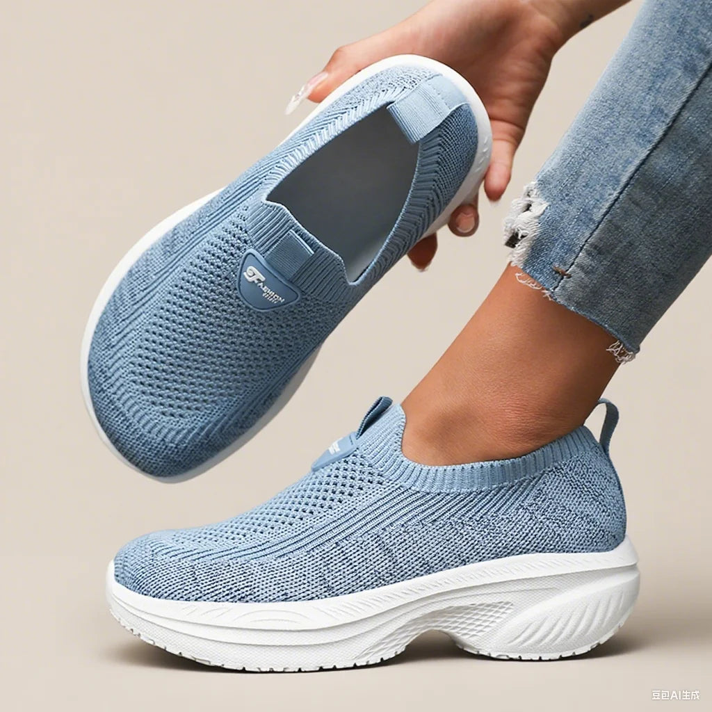 Women's Mesh Shoes - Wide-Toe Lace-Up Pair