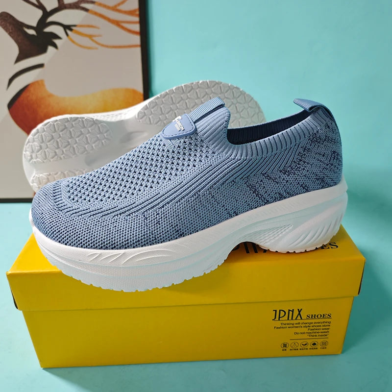 Women's Mesh Shoes - Wide-Toe Lace-Up Pair