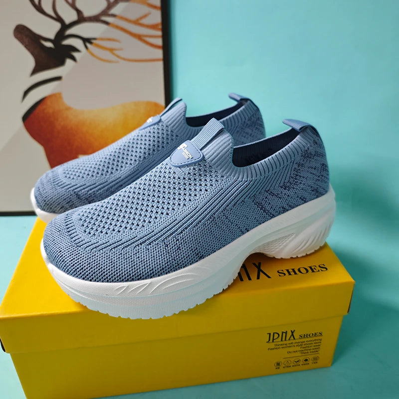 Women's Mesh Shoes - Wide-Toe Lace-Up Pair