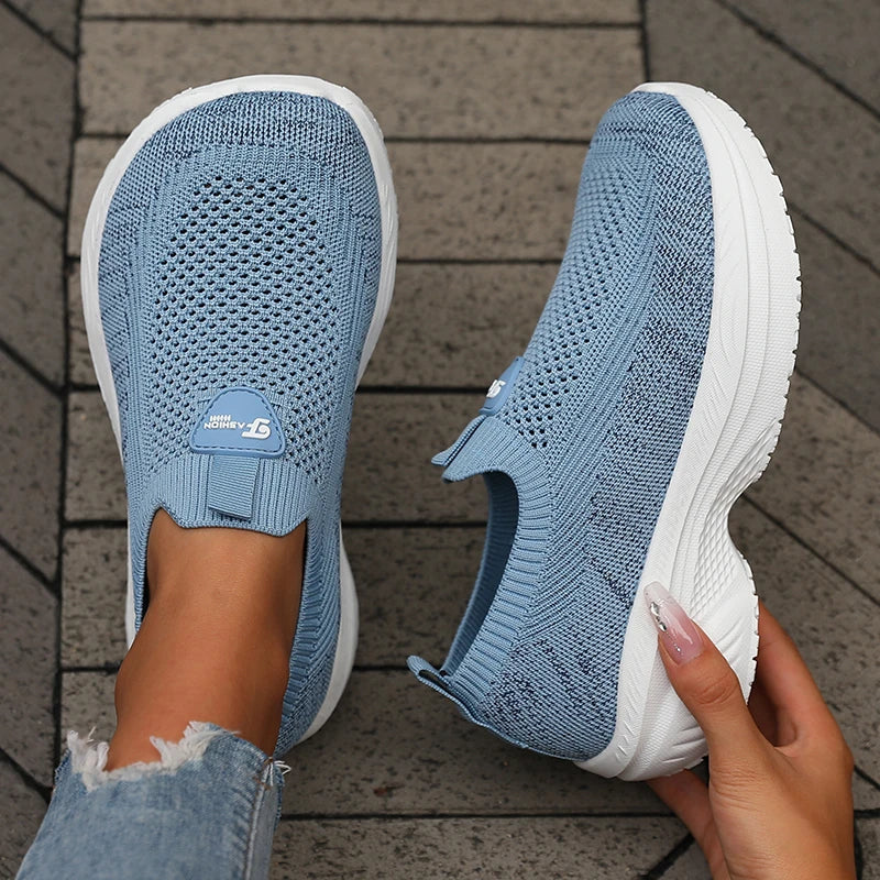 Women's Mesh Shoes - Wide-Toe Lace-Up Pair