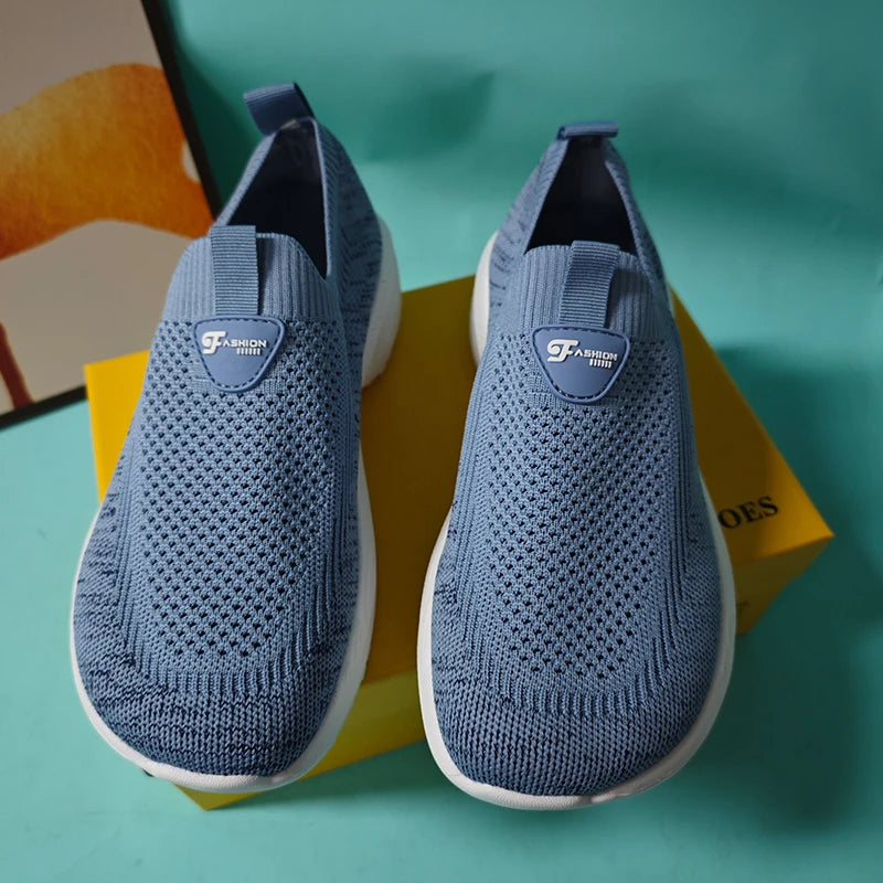 Women's Mesh Shoes - Wide-Toe Lace-Up Pair
