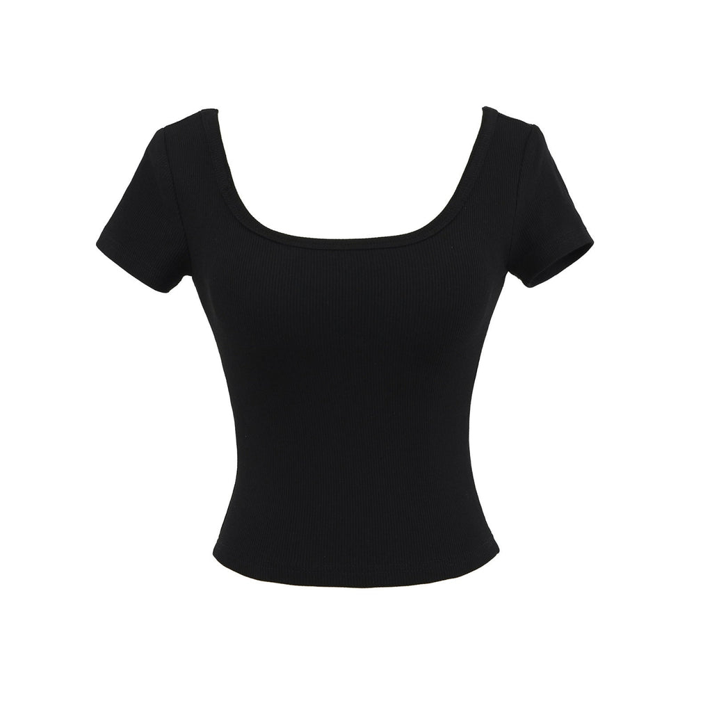 Fitness yoga wearing short sleeved T-shirt.